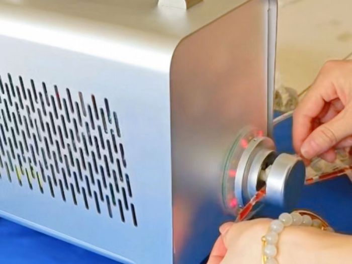 Blood bag sealing and heat sealing machine