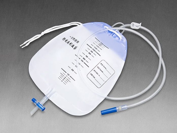 How is a drainage bag heat-sealed?